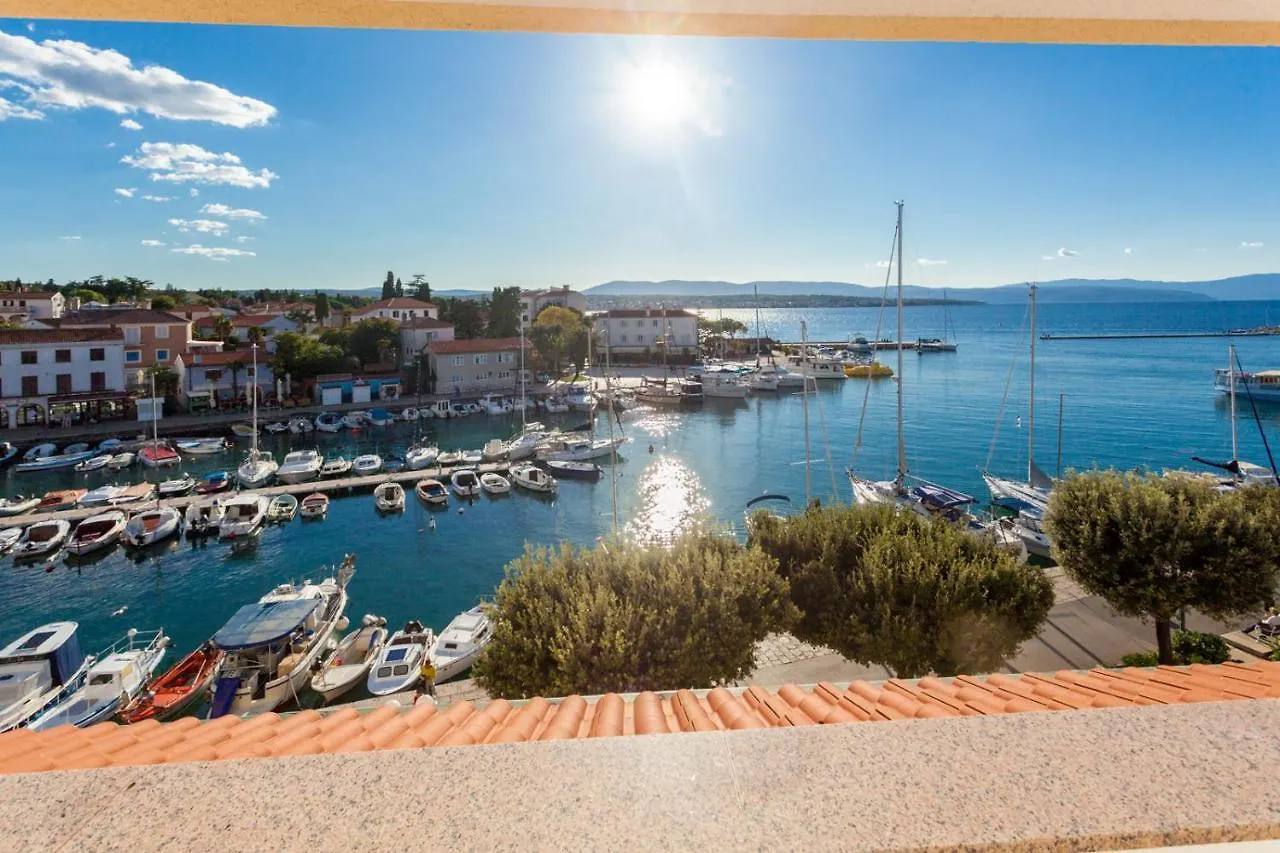 Hotel Adria Malinska 3*,
